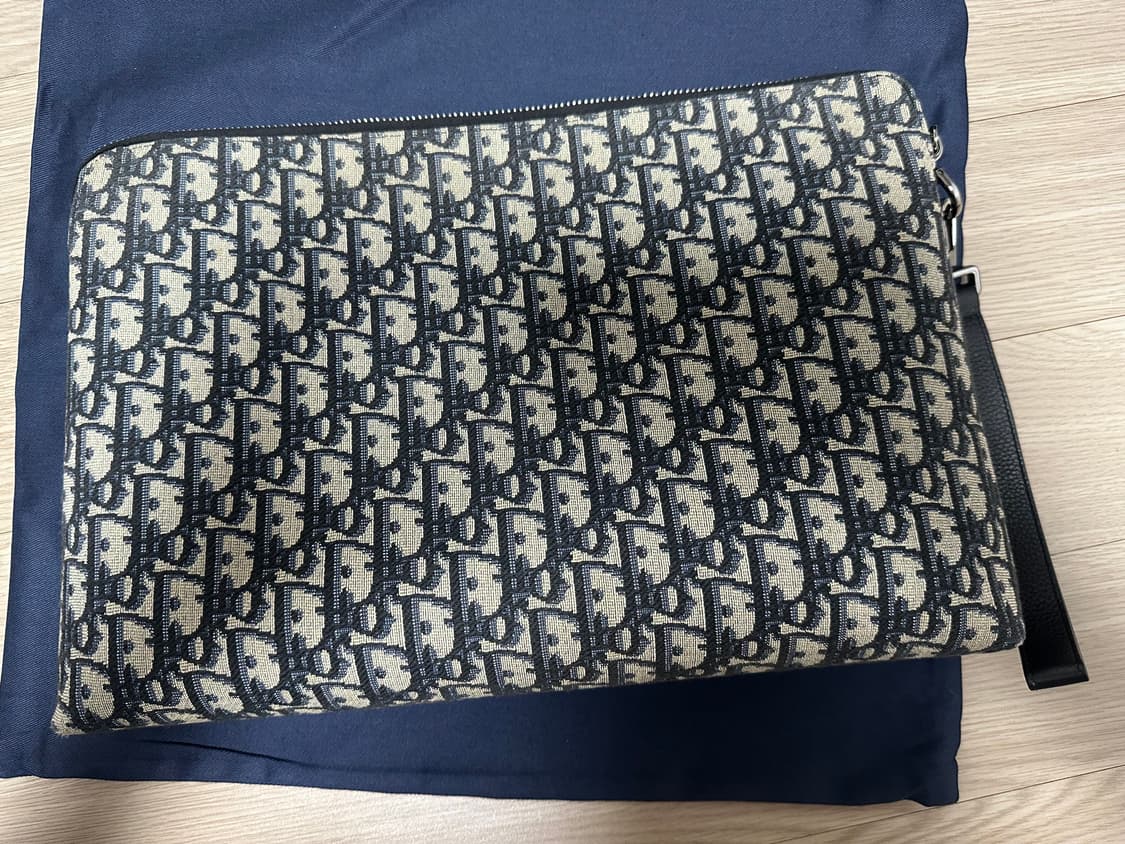 디올 A4 지퍼 파우치 상품이미지4