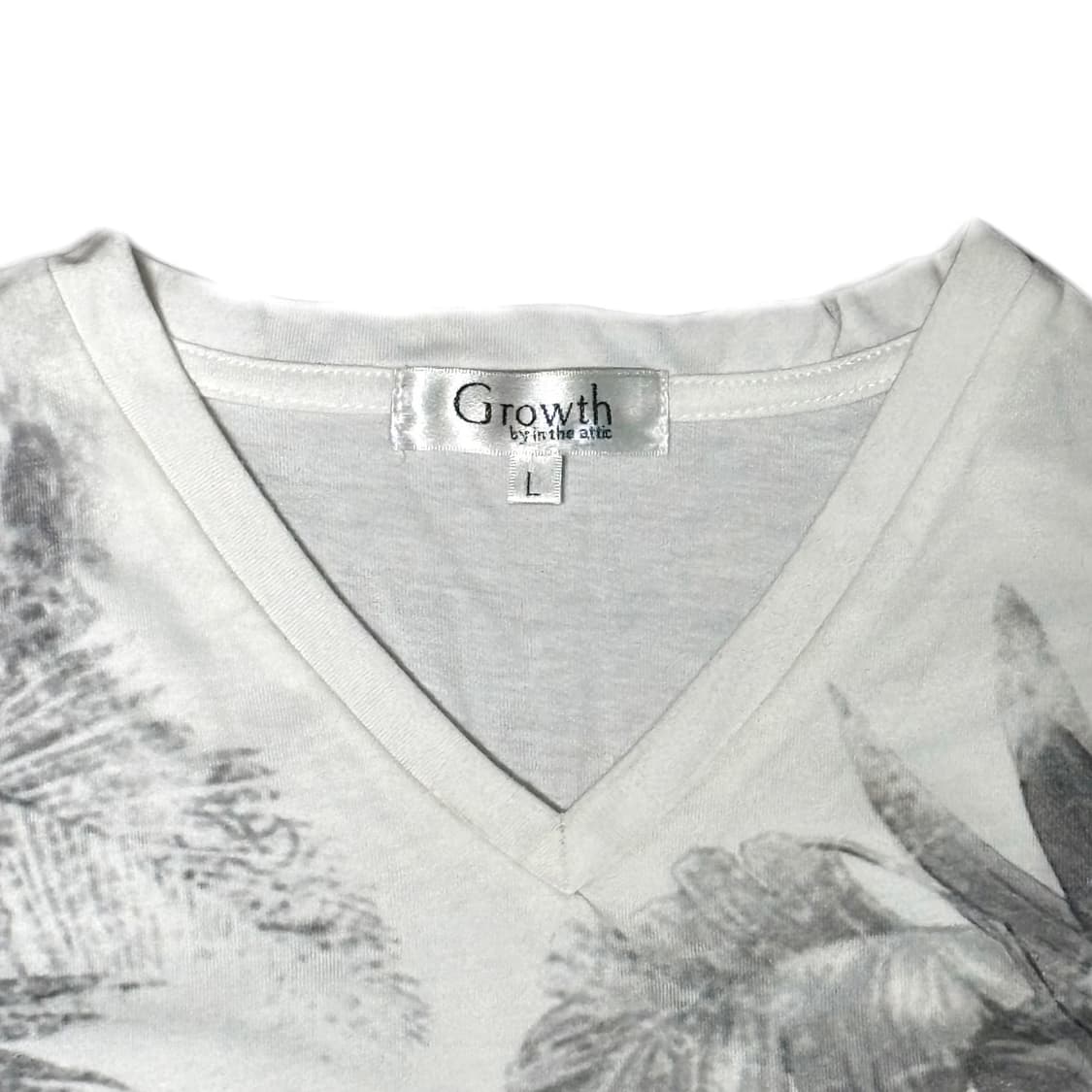 IN THE ATTIC T-Shirt 상품이미지3