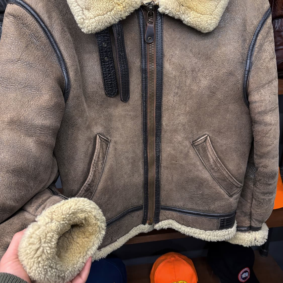 90s 아비렉스 미국생산 B-3 리얼레더 무스탕 플라이트 자켓 N486 상품이미지4