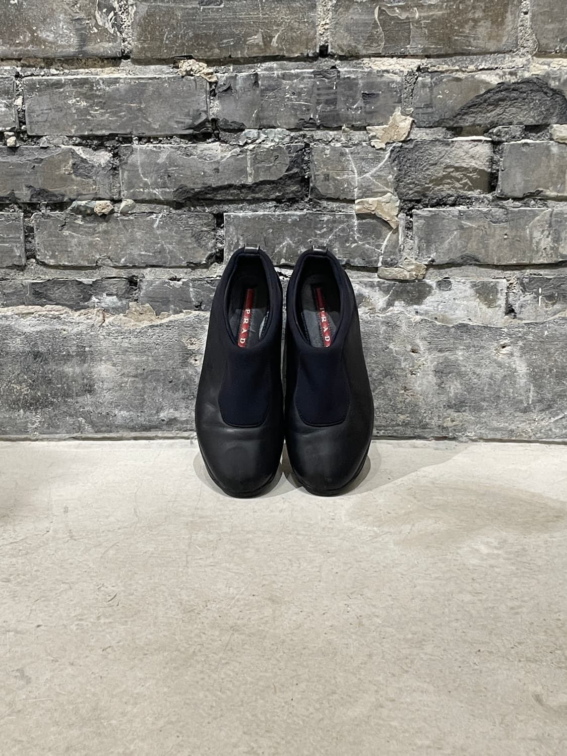 프라다 블랙 슬립 온 네오프렌 레더 로퍼 상품이미지6