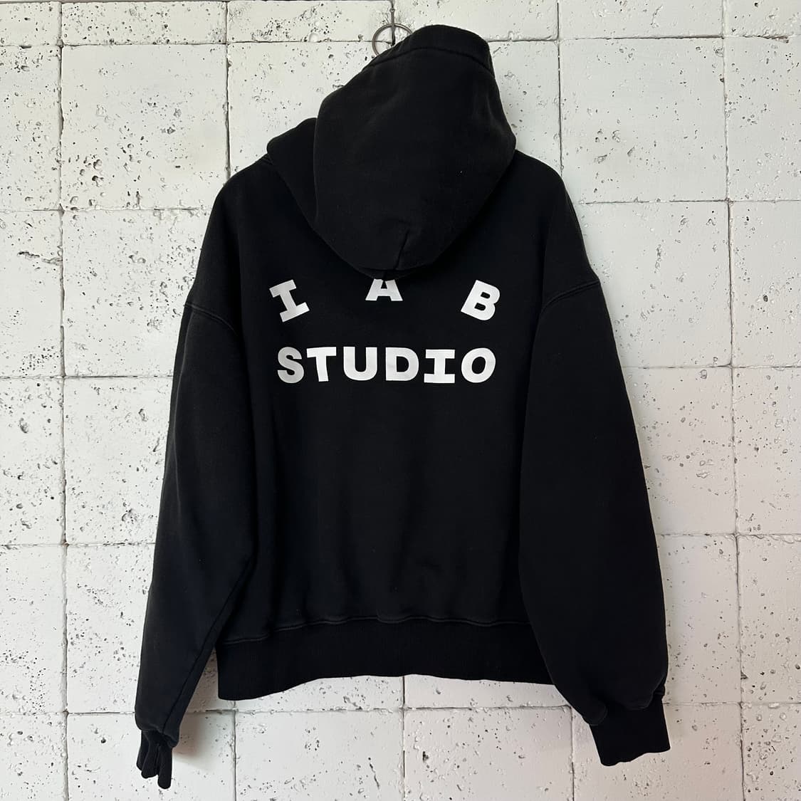 M 아이앱스튜디오 후드 블랙 상품이미지4