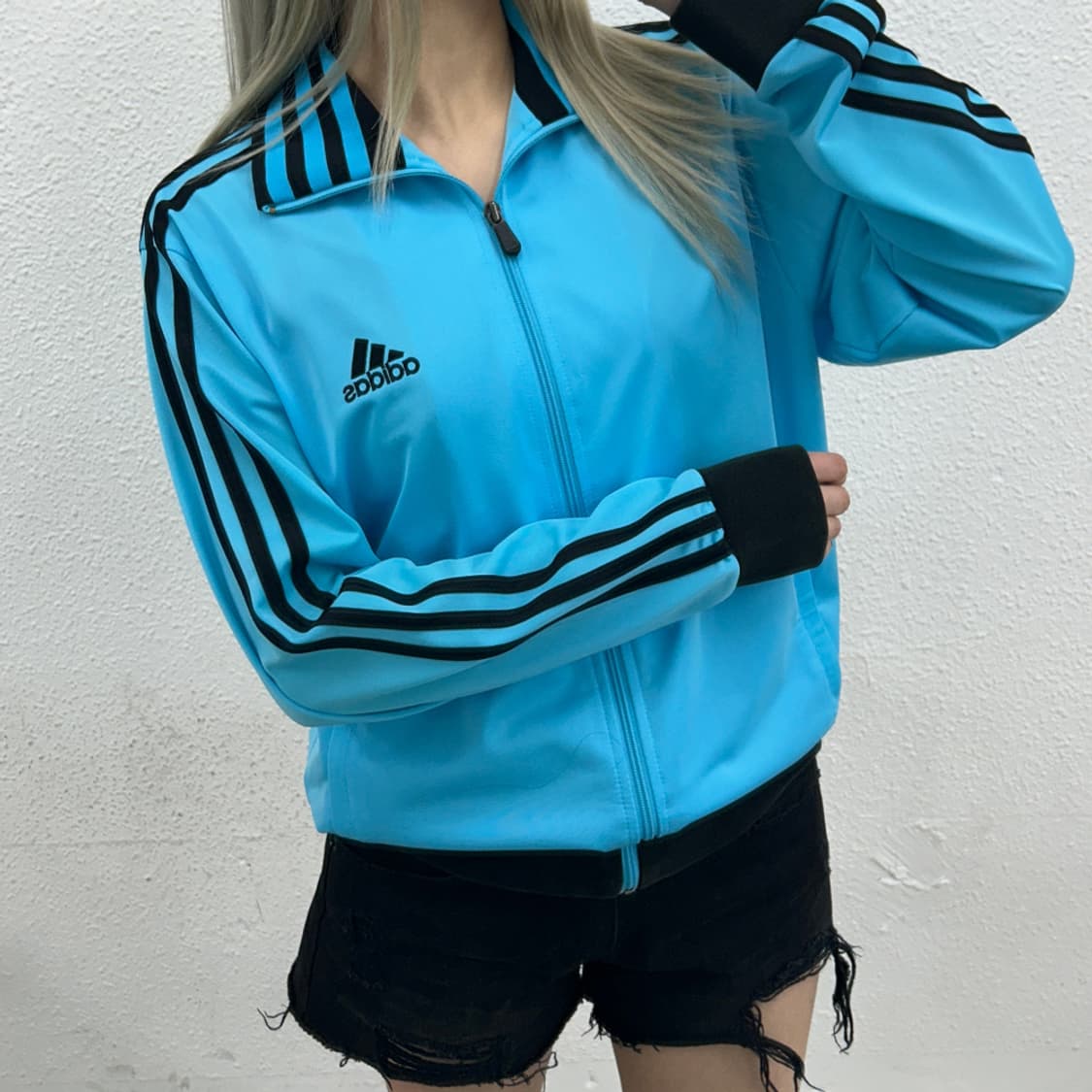 아디다스 에센셜 블랙라인 스카이블루 트랙탑 95 상품이미지2