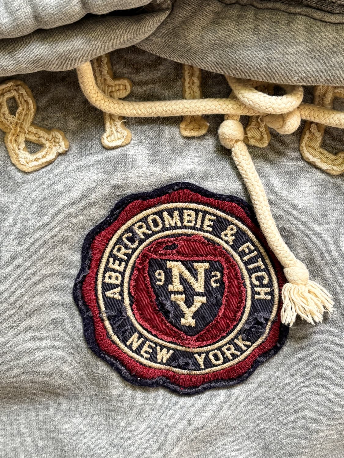 아베크롬비앤피치 그레이 후드티 라지 상품이미지3