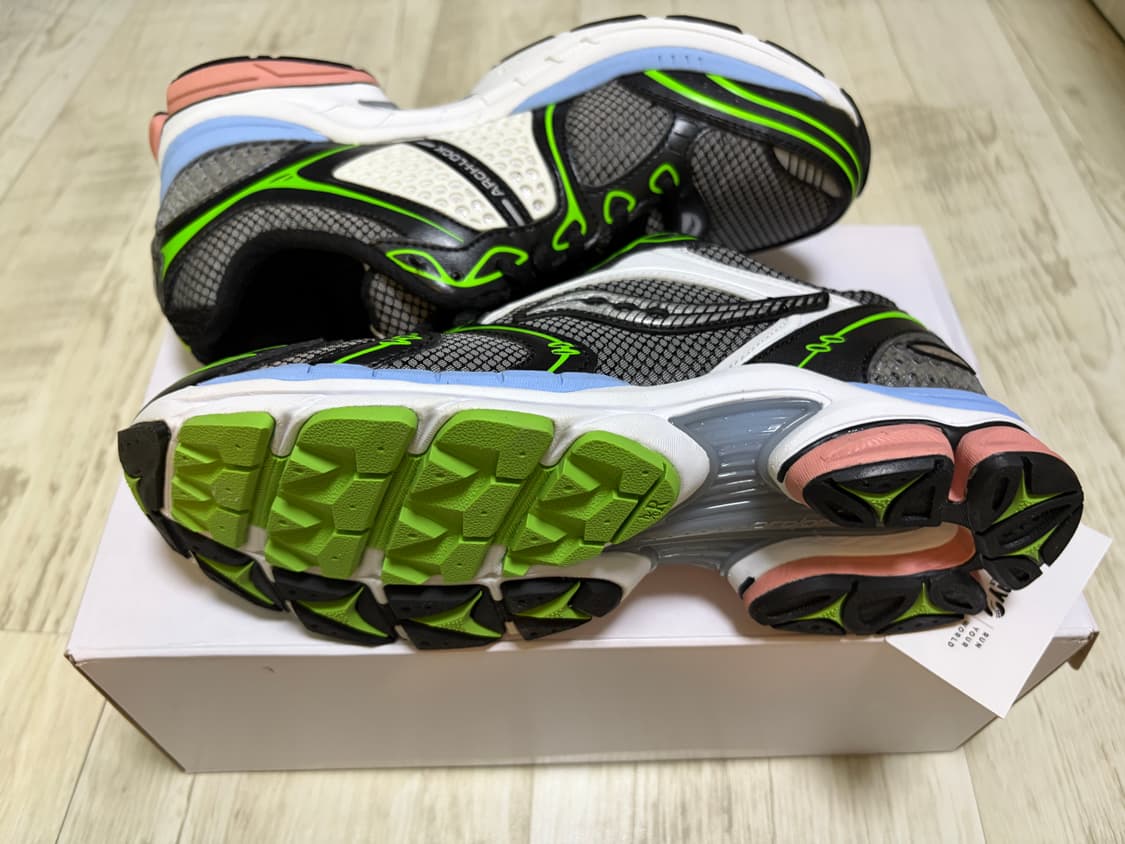 [255] Saucony Triumph 4 써코니 트라이엄프 4 새상품 상품이미지2