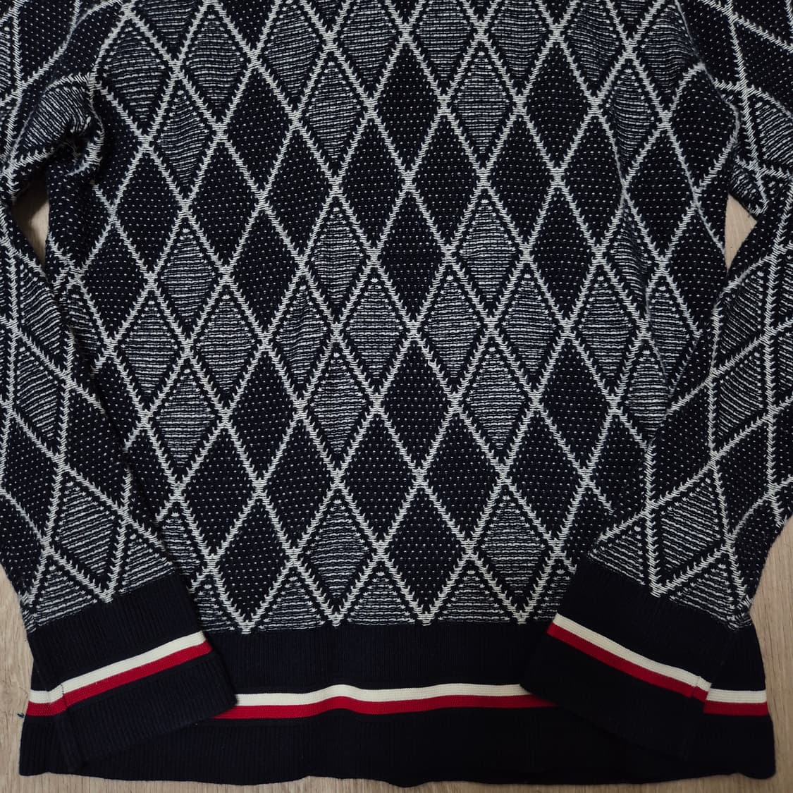 타미힐피거 아가일 다이아몬드 패턴 니트 L(100) 상품이미지3