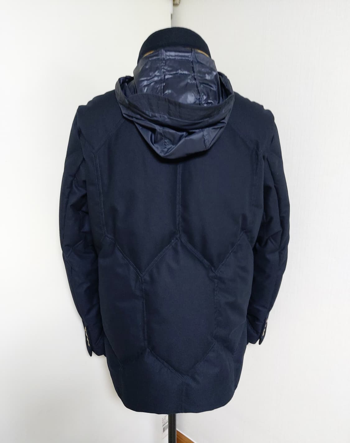 몽클레어 감마블루 금장 남성 퀼팅 구스다운 패딩 자켓 (2사이즈) 상품이미지4