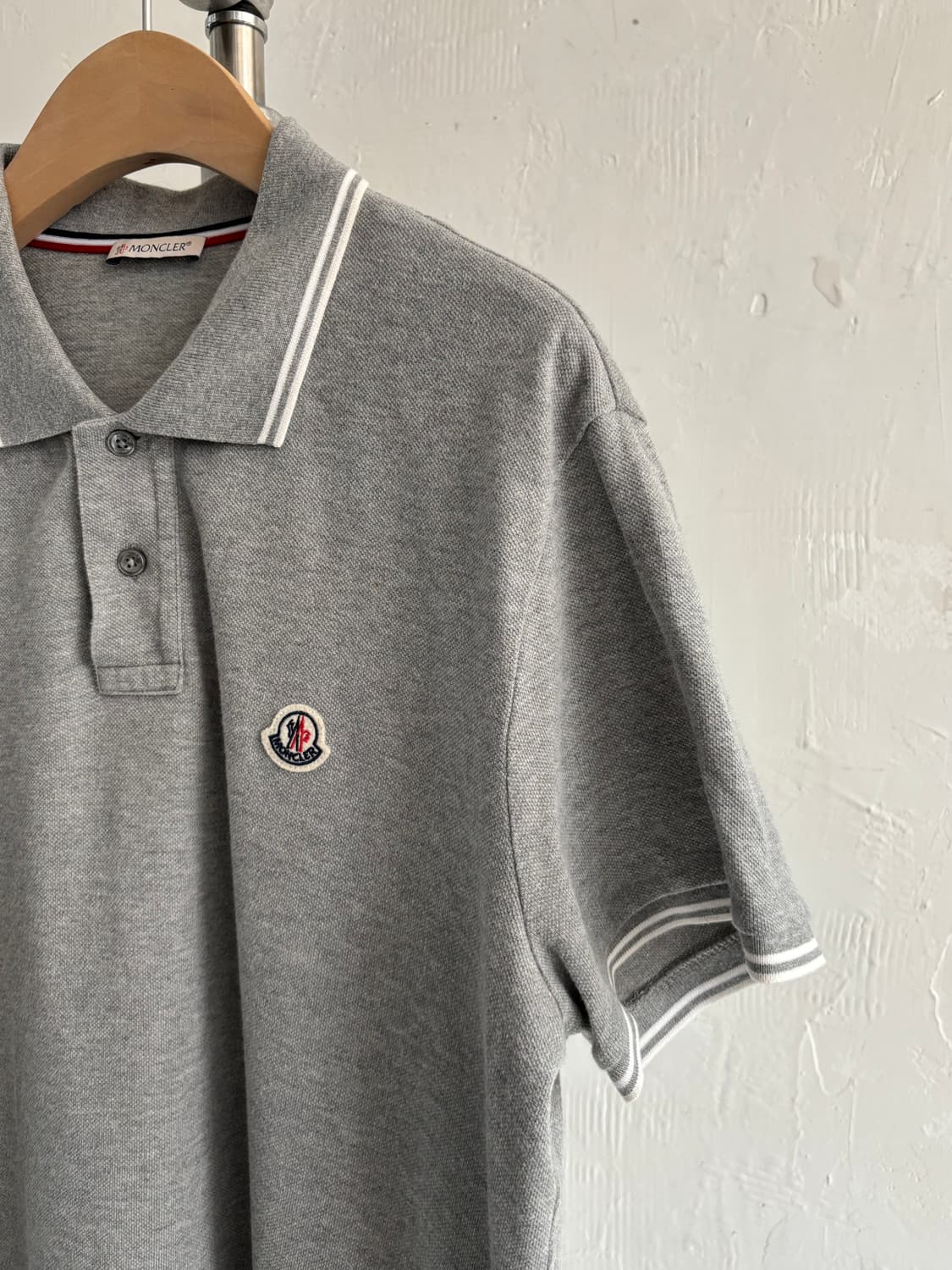 Moncler 몽클레르 그레이 카라 티셔츠 상품이미지2