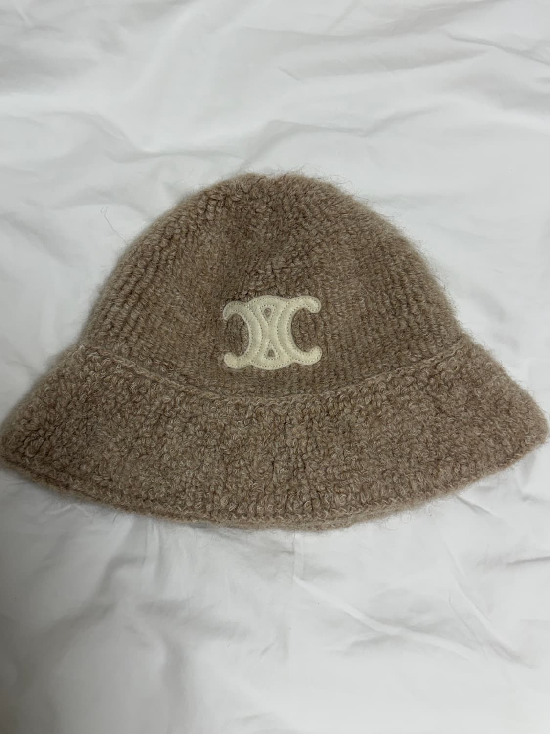 셀린느 트리옹프 알파카 버킷햇 상품이미지1