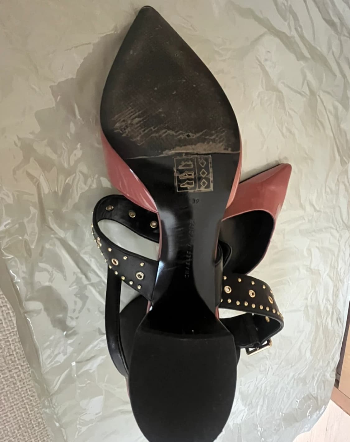 CHARLES & KEITH 스터드 핑크 슬링백 펌프스 힐 39 상품이미지3