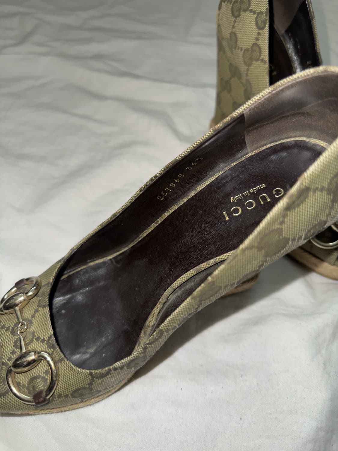 구찌 홀스빗 자가드 팁 토 웨지샌들 상품이미지4