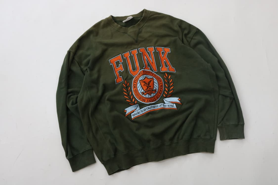 빈티지 카키 FUNK 빅 로고 자수 리버스 위브 스타일 스웨트셔츠 (F) 상품이미지2