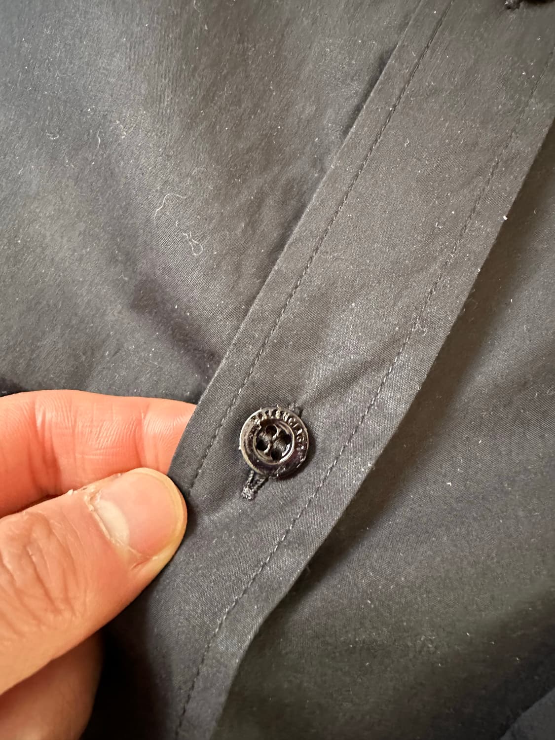 발렌시아가 남성 오버핏 백로고탭 셔츠 블랙 37 상품이미지2