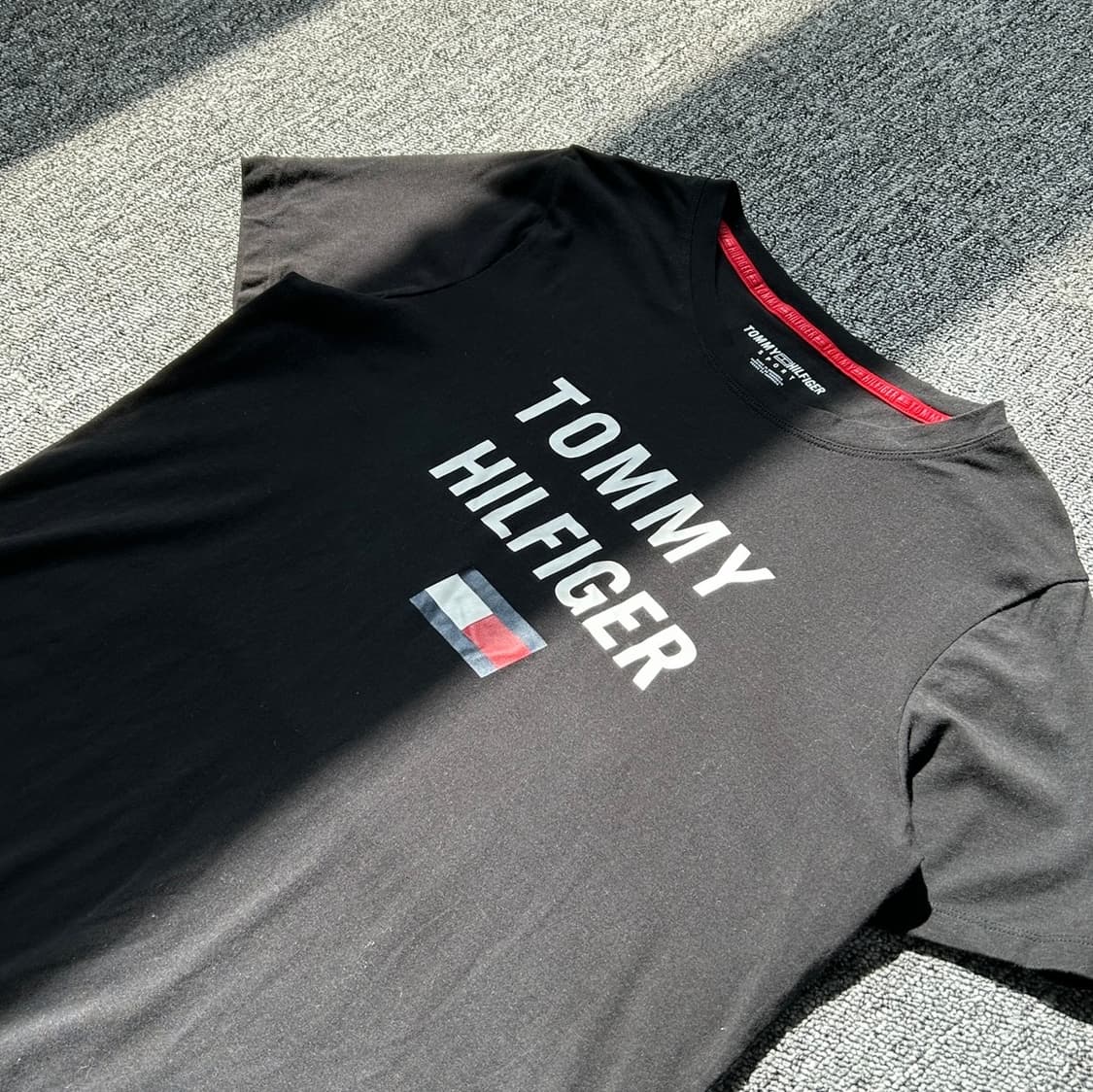 타미힐피거 스포츠 프리팅 로고 반팔티 상품이미지2