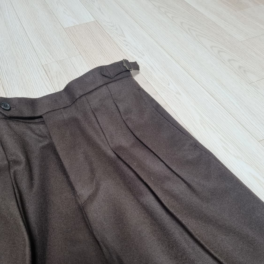 퍼렌 2플리츠 크롭 트라우저 울 슬랙스 팬츠 투턱 다크 브라운 상품이미지7