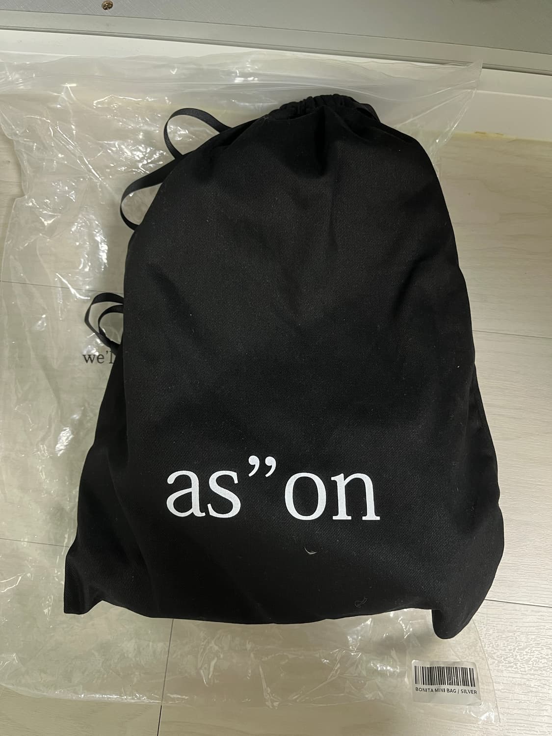 애즈온 보니타 미니백 실버 상품이미지3