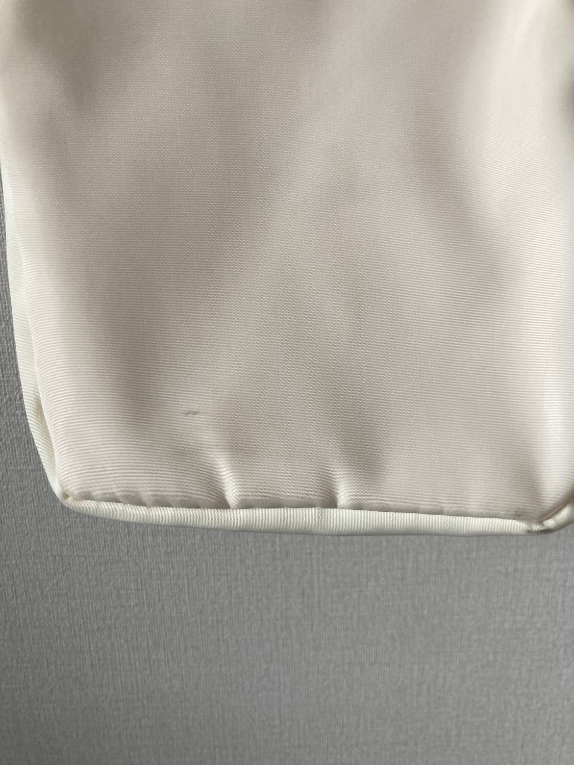 기준 미니백 나일론 화이트 상품이미지5