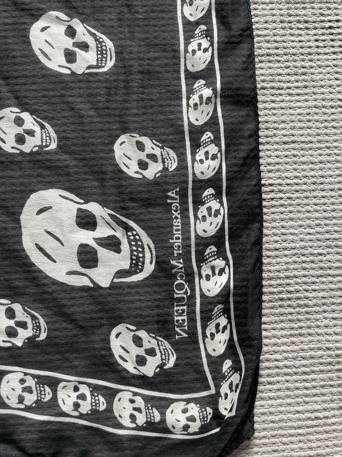 알렉산더 맥퀸 스컬 스카프  상품이미지3