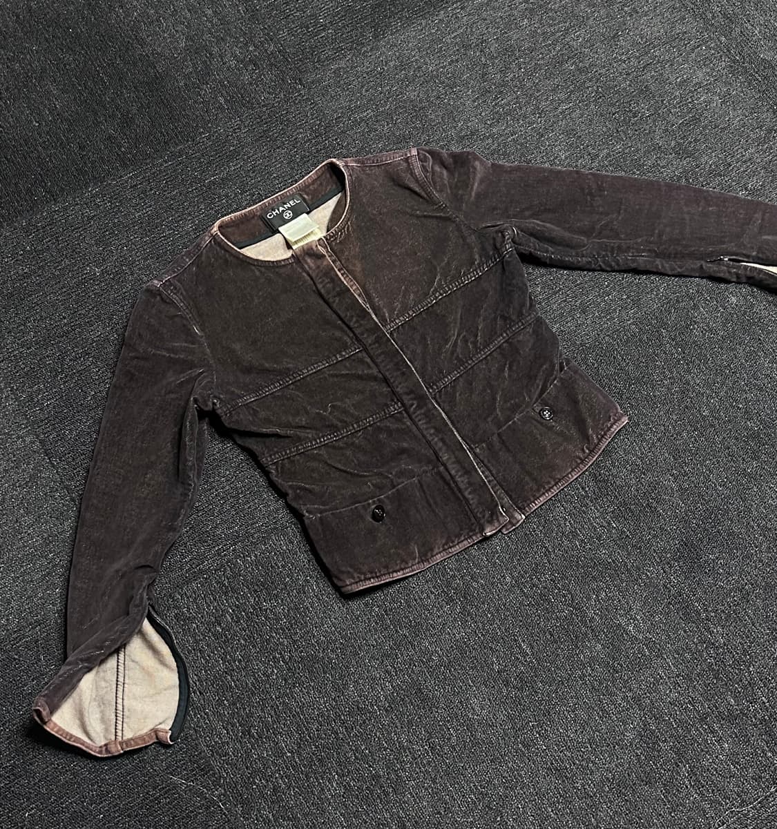샤넬 02 FW 런웨이 컬렉션 브라운 벨루어 자켓 상품이미지3