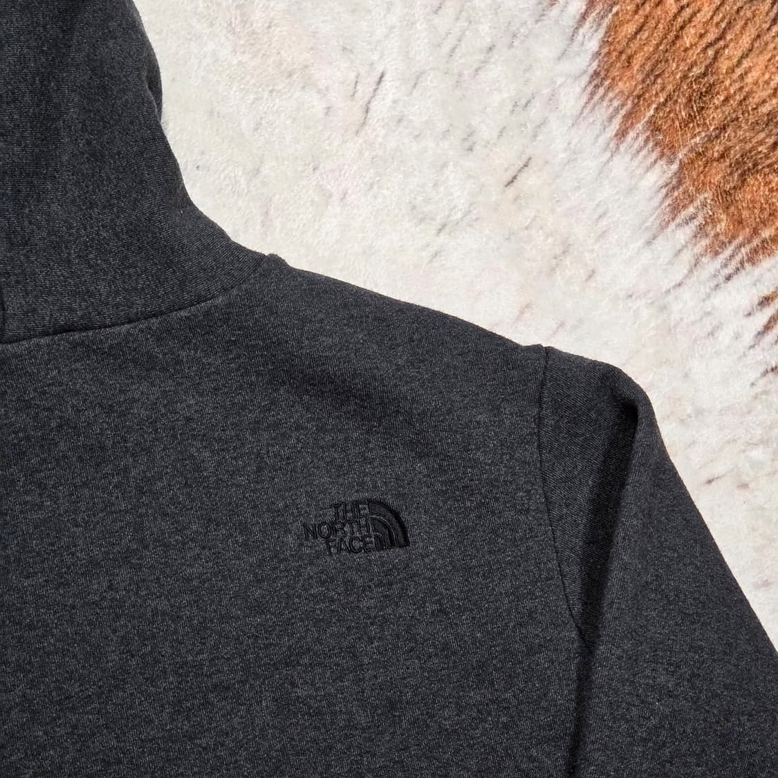 노스페이스 챠콜 하이넥 맨투맨 상품이미지5