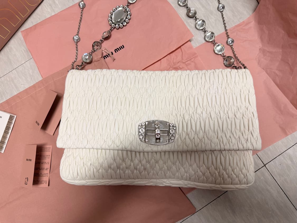 [정품] 미우미우 크리스탈 가죽백 라지 상품이미지2
