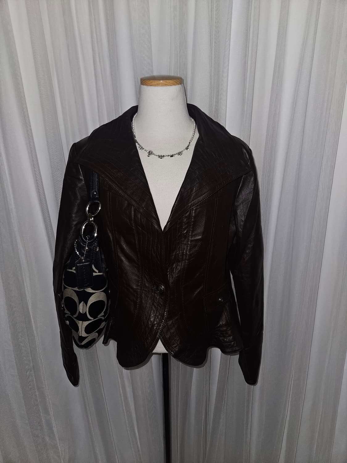 M1023 y2k 다크초코 러플 레더 자켓 상품이미지1