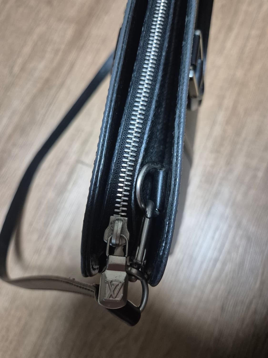 루이비통 타이가 블랙 브리프케이스 서류가방 상품이미지10