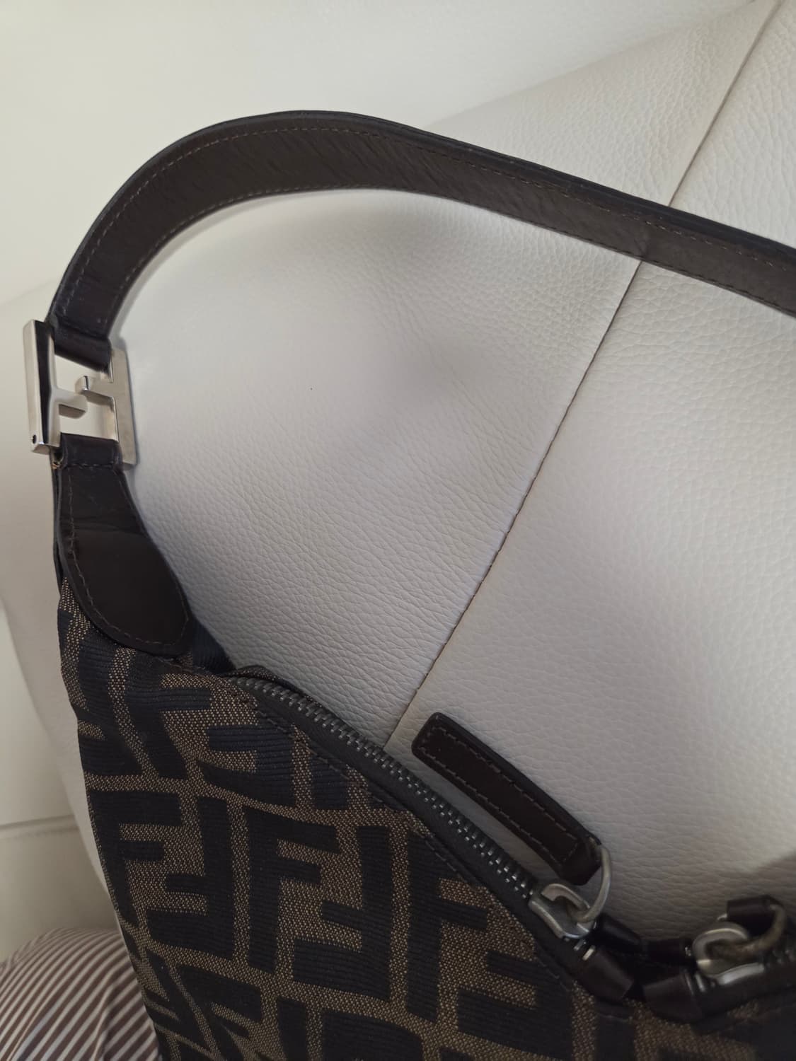 펜디 FENDI 정품 여성용 핸드백 상품이미지3