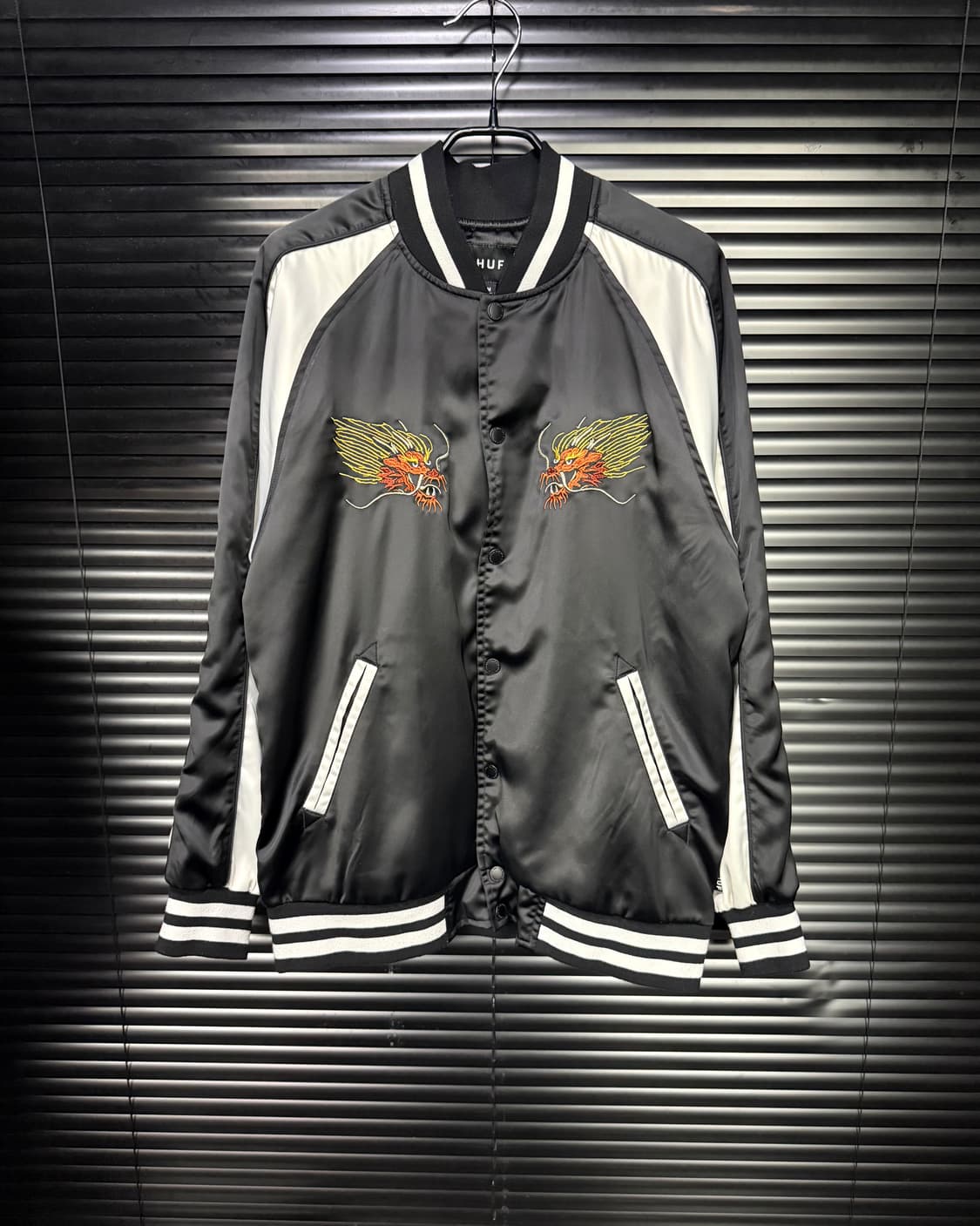 HUF 허프 용 드래곤 자수 스카쟌 스카쟌 야구 점퍼 블랙 화이트 일본 상품이미지1