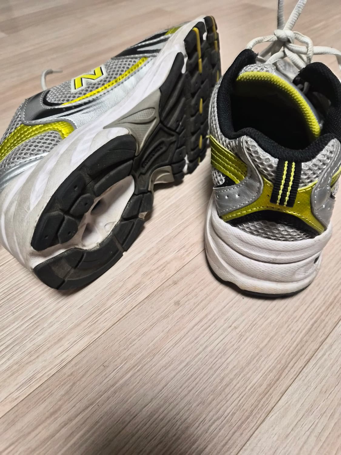 뉴발란스 530 실버 옐로우 235mm 운동화 상품이미지4
