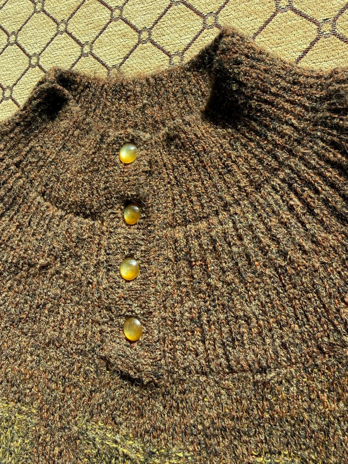 브라운 버튼 니트 상품이미지4