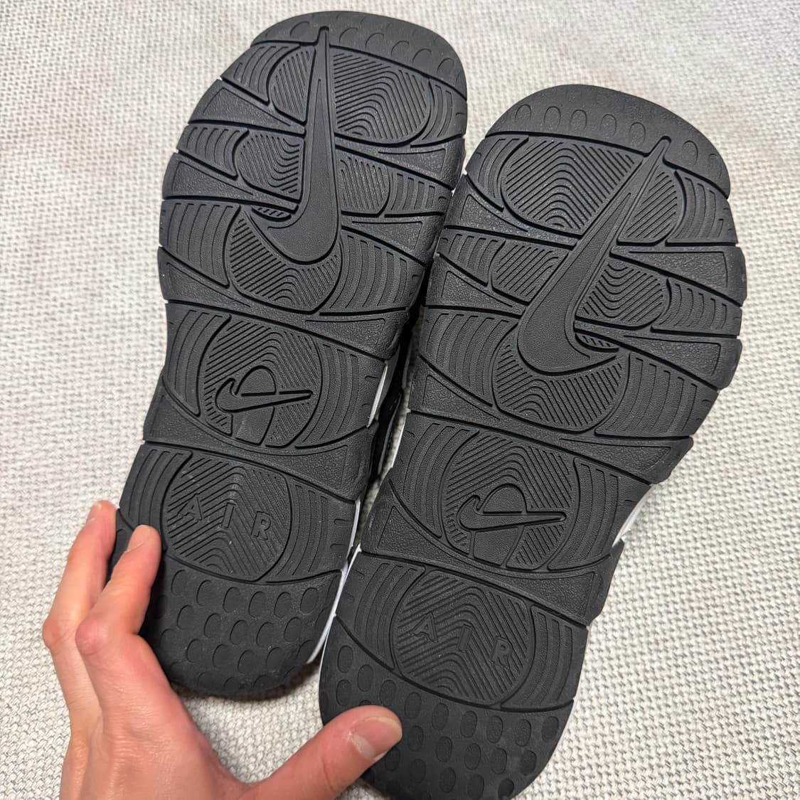 나이키 에어 모어 업템포 슬리퍼 상품이미지6