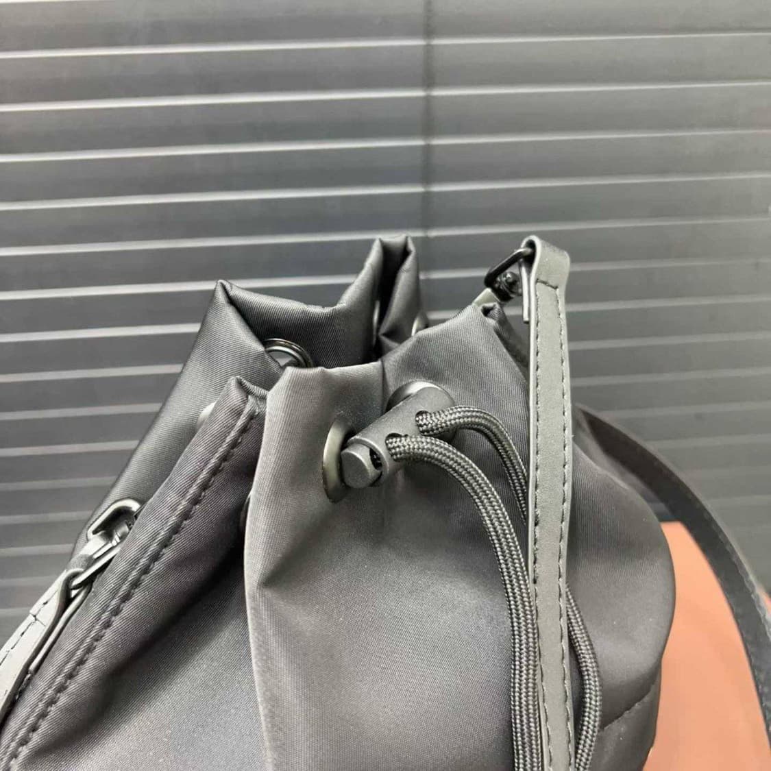 버버리 포이베(Phoebe) 드로스트링 파우치 상품이미지7