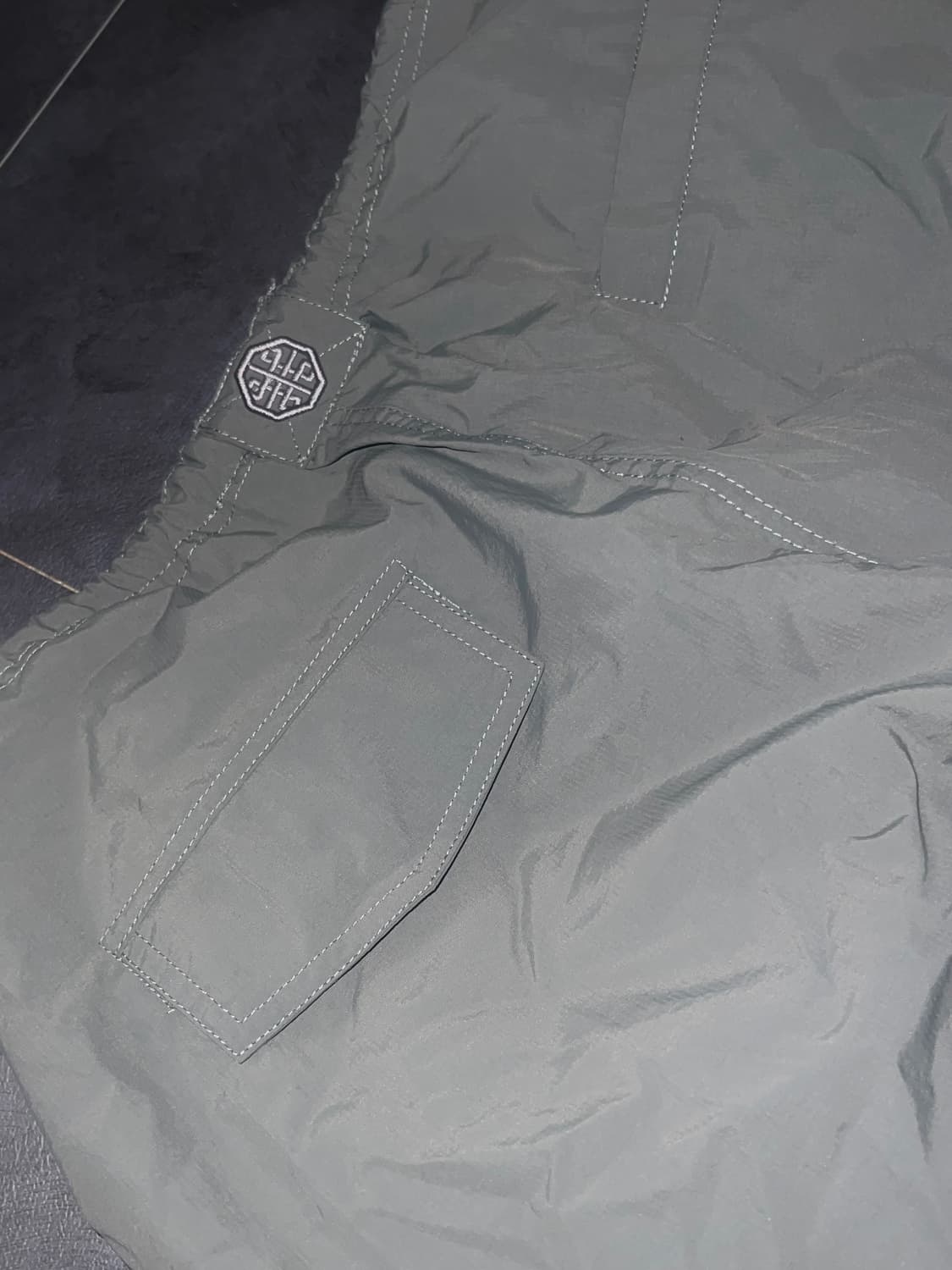 배드블러드 나일론 파라슈트 팬츠 *차콜 상품이미지3