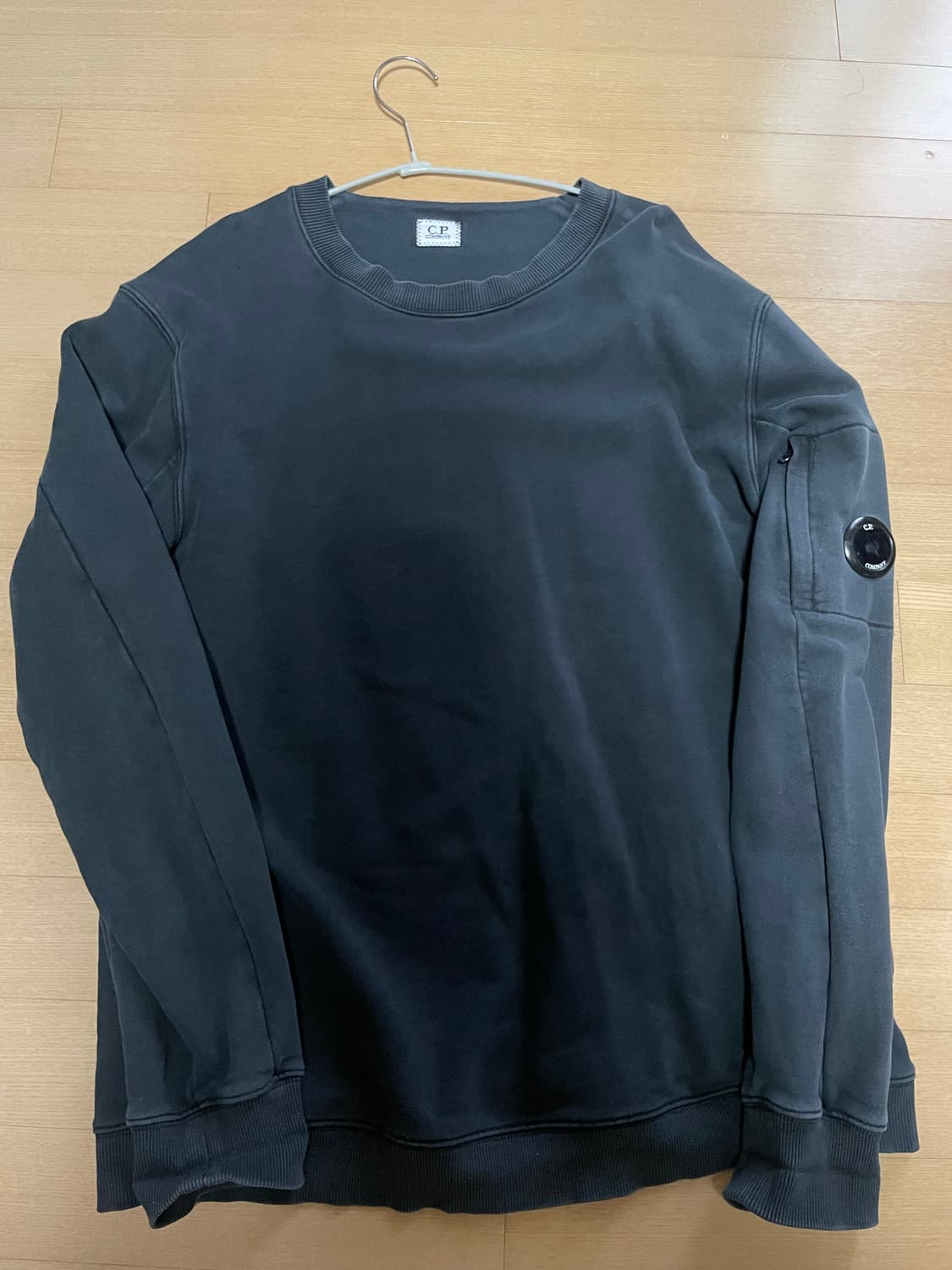 Cp컴퍼니 맨투맨 상품이미지1