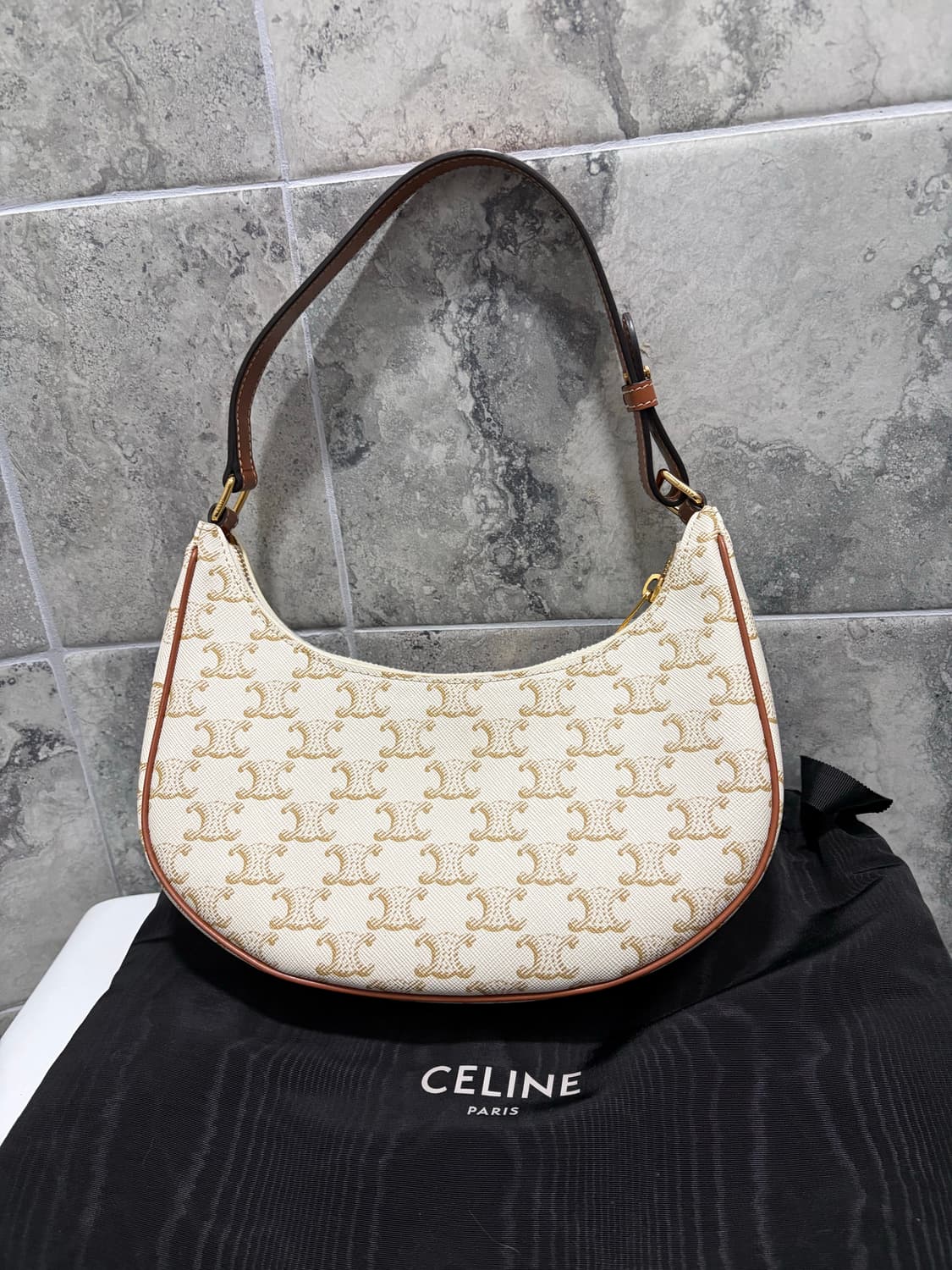 [A+ 정품]  셀린느 아바백 미디움 화이트 상품이미지5