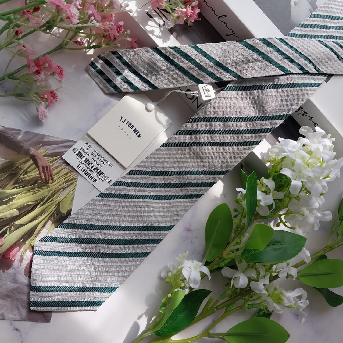 티아이포맨 실크 그린 스트라이프 넥타이 7cm 새제품 K2388
 상품이미지2