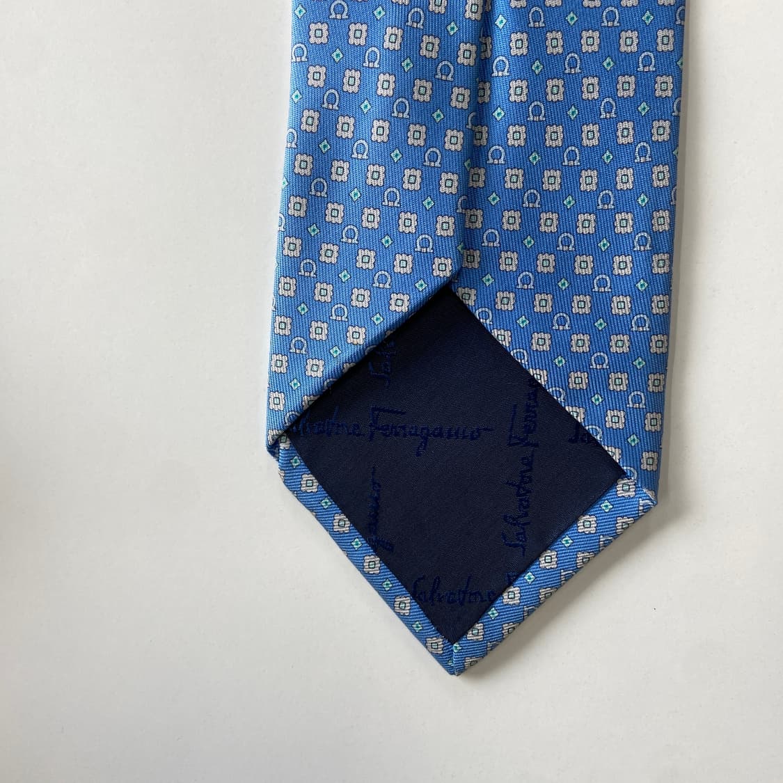 페레가모(Ferragamo) 명품 정품 모노그램 넥타이 상품이미지5