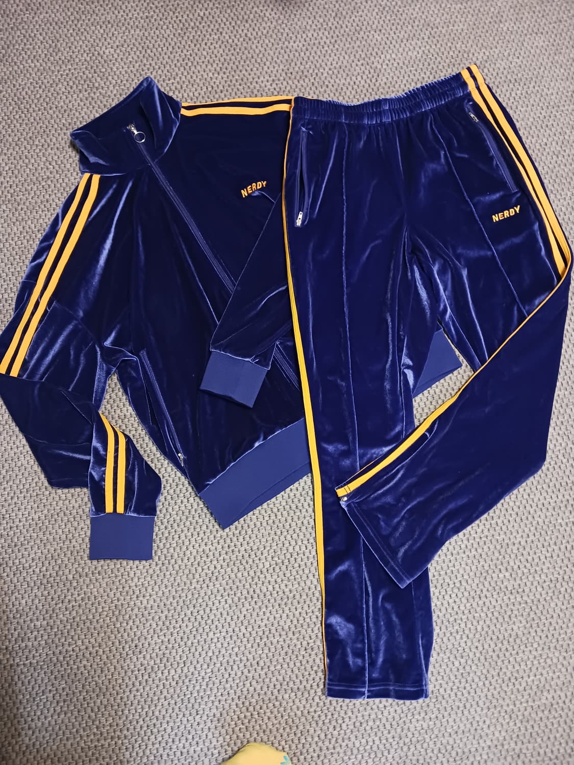 널디 벨벳 트레이닝 셋업 상품이미지1