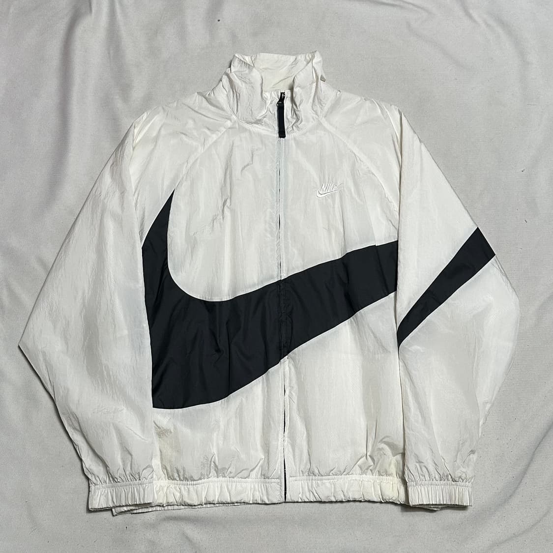XL 나이키 빅스우시 화이트 바람막이  상품이미지2