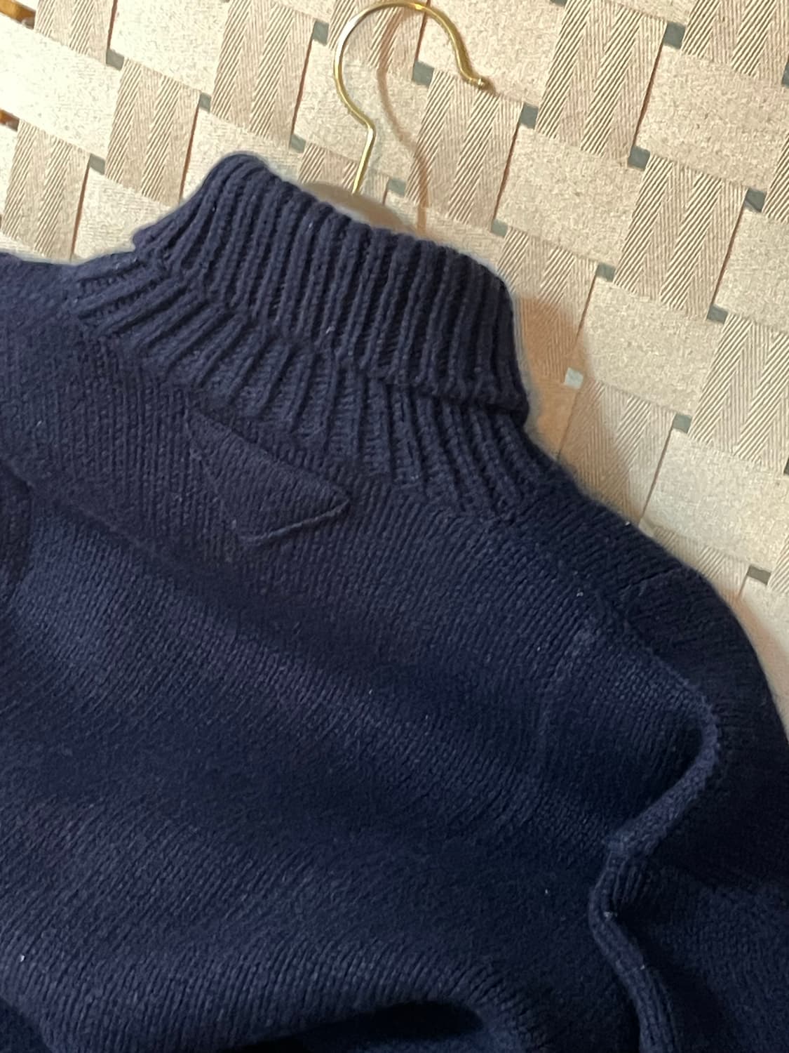 프라다 울 터틀넥 니트 팝니다 상품이미지4