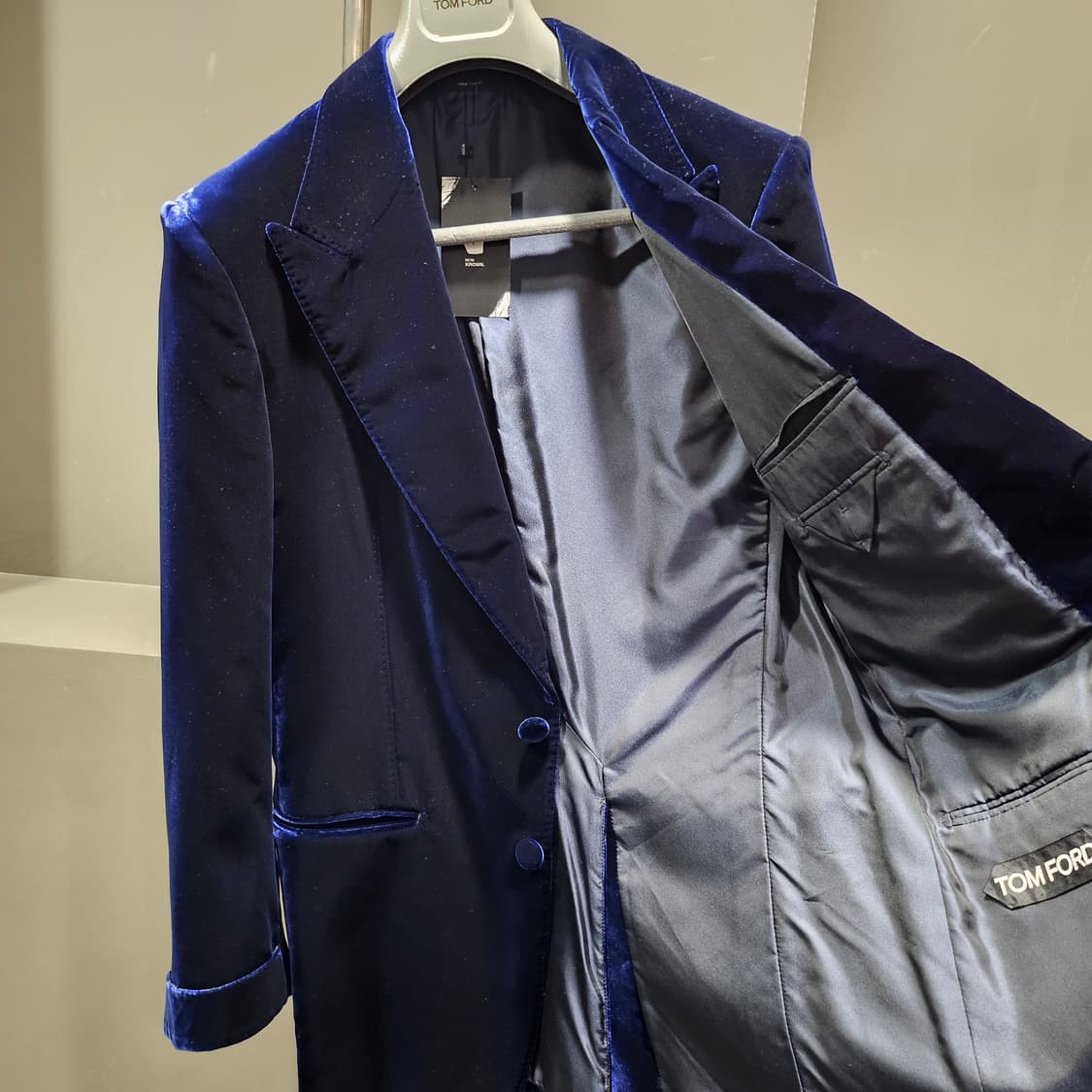 톰포드 벨벳 쉘튼 싱글 블레이저 상품이미지4