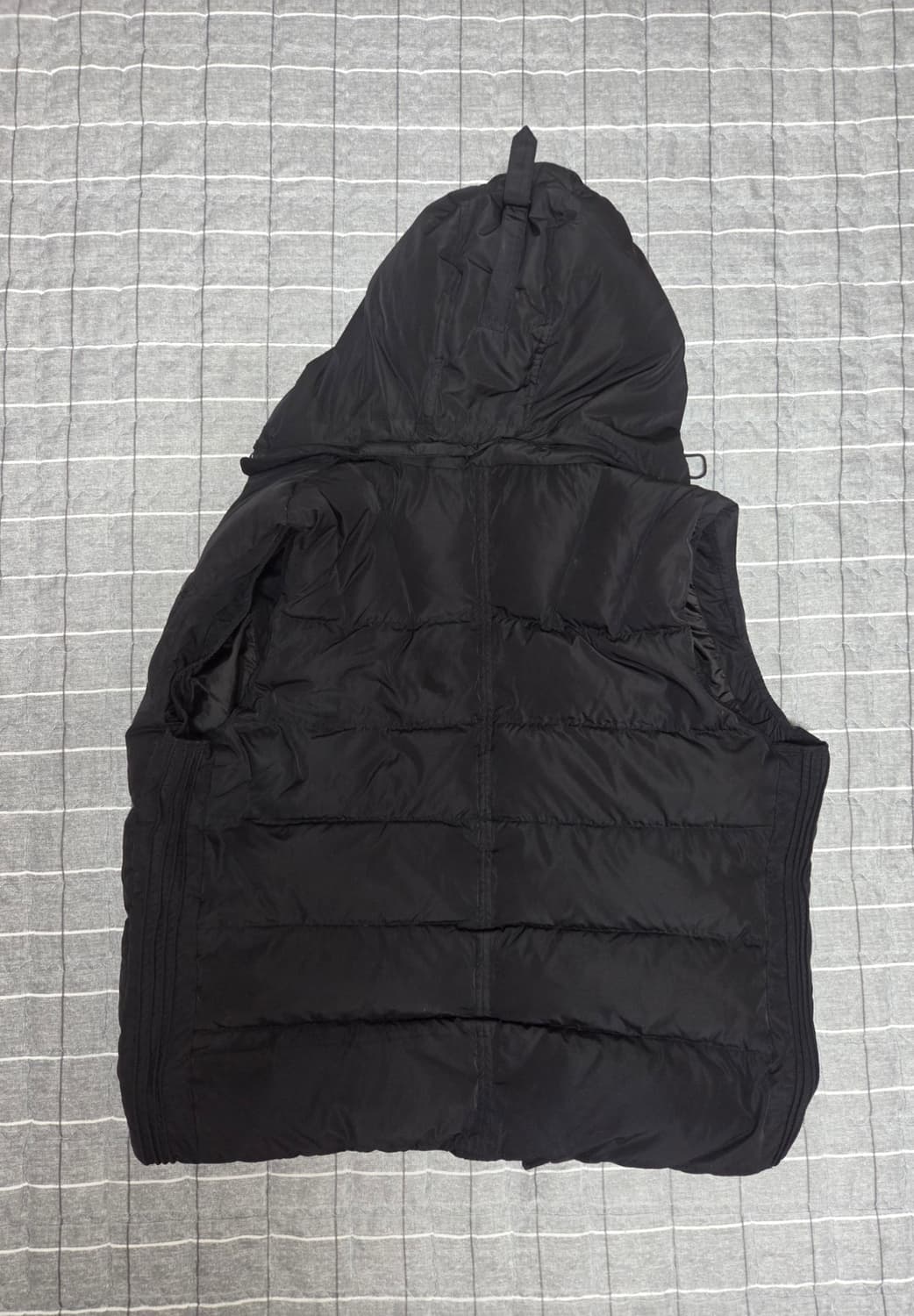 C.P 컴퍼니 조끼 패딩 블랙 XL (105) 상품이미지2