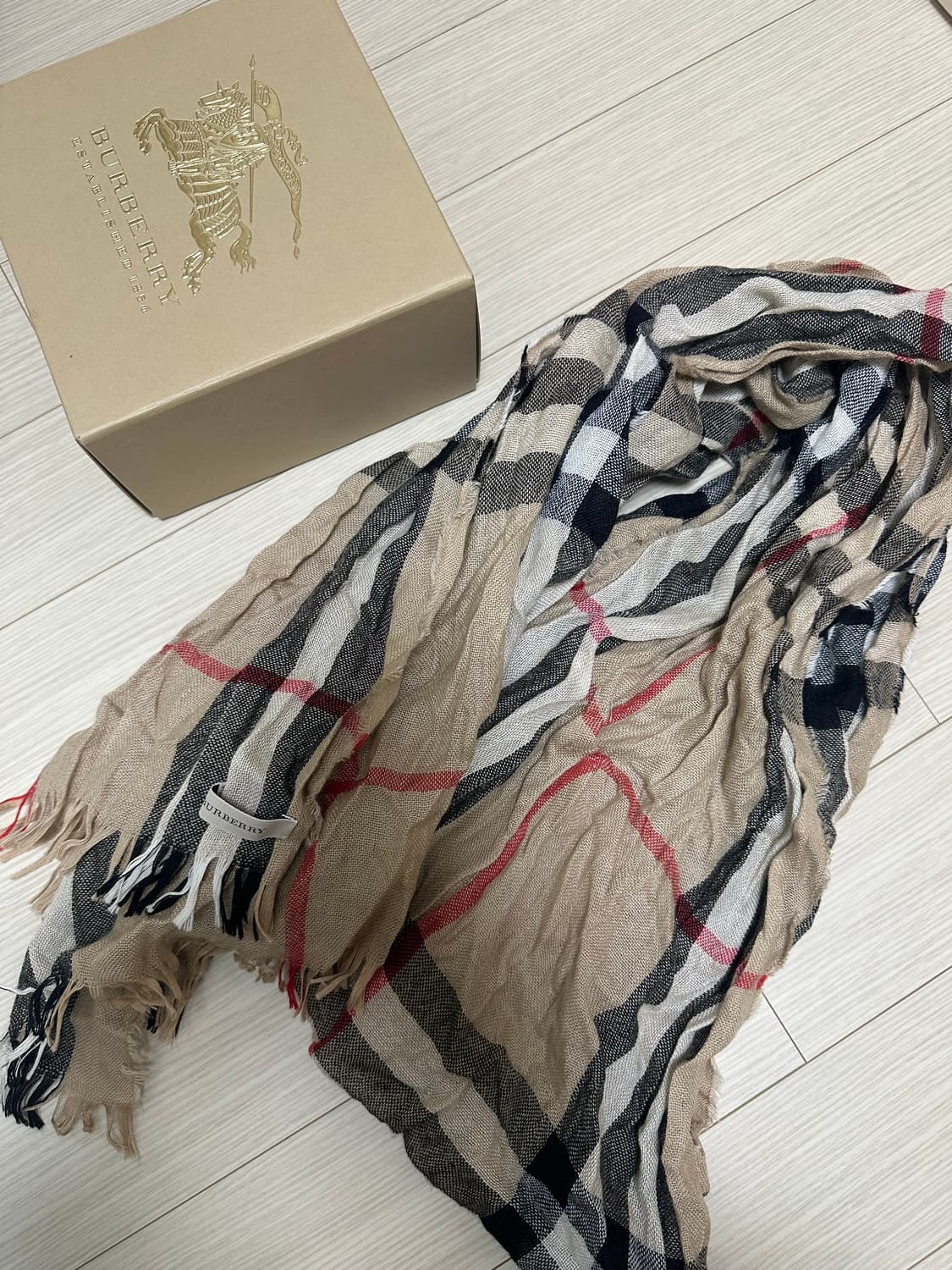 버버리 머플러 상품이미지1