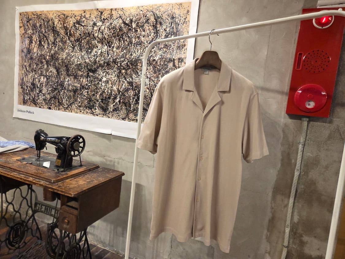 선스펠 오프칼라넥티셔츠 상품이미지1