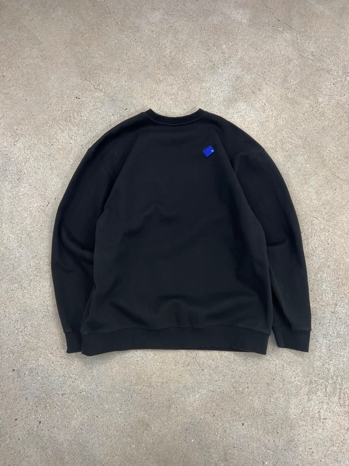 아더에러 블랙 오버핏 빅로고 맨투맨 상품이미지6