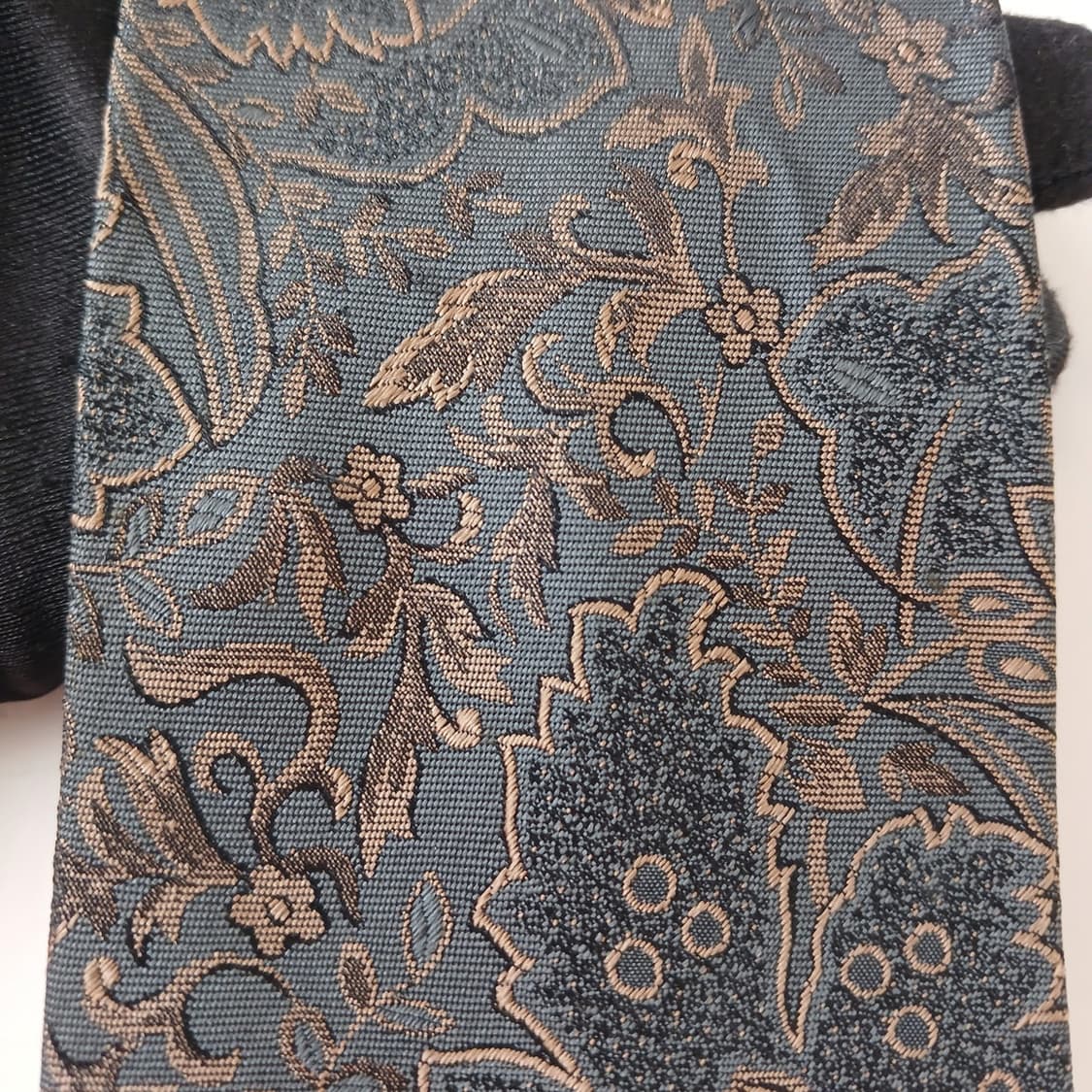 아쿠아스큐텀 실크 플라워 자카드 넥타이 9cm A+~A등급 A18970
 상품이미지7