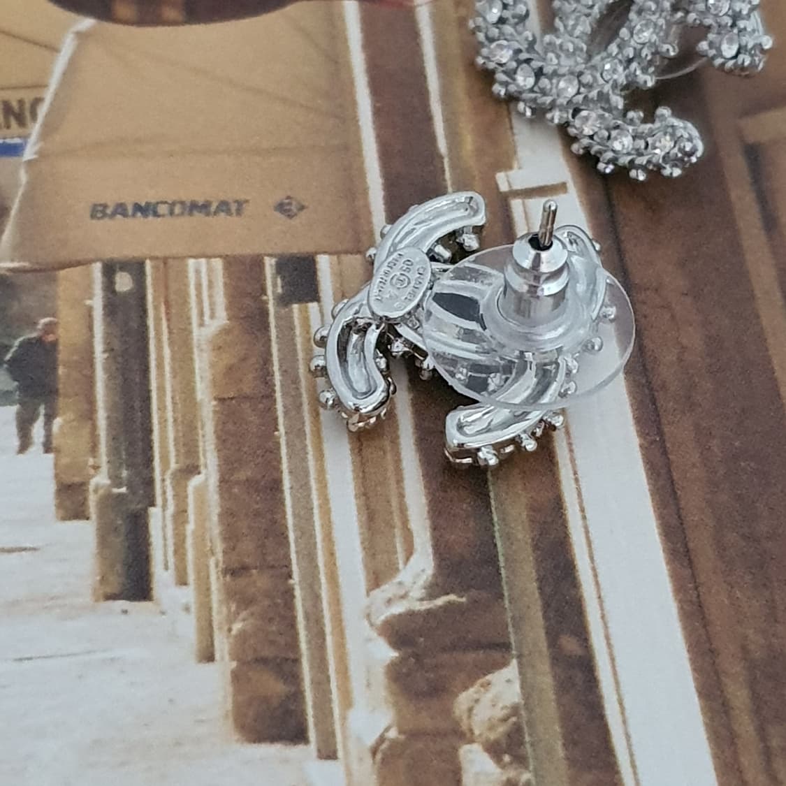 샤넬 업사이클링 스노우 CC로고 귀걸이 상품이미지3