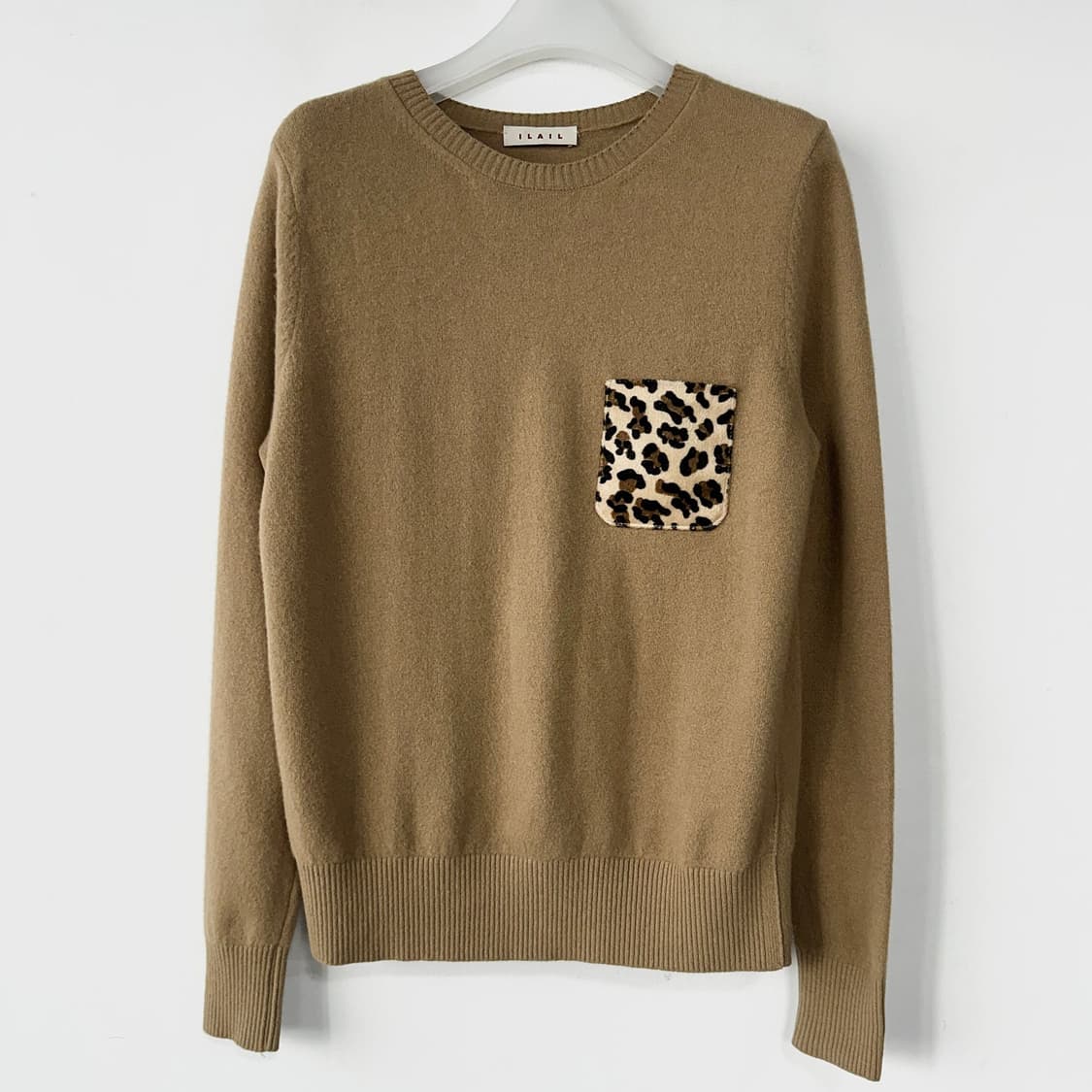 일라일 레오파드 패치 포켓 울 니트 상품이미지1