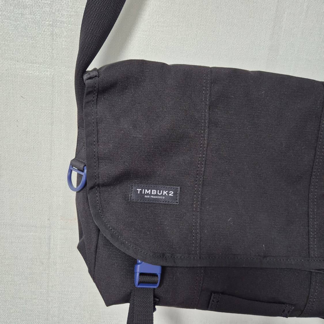 팀벅2 블랙 메신저백 가방 상품이미지3