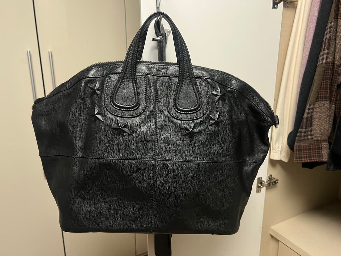 지방시 나이팅게일 스타 라지 레더백  상품이미지1